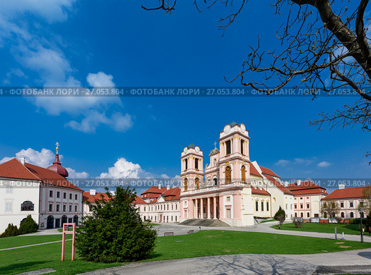 Старинный бенедиктинский монастырь Гёттвайг (Stift Göttweig) близ города Кремс. Нижняя Австрия. (2017 год). Стоковое фото, фотограф Bala-Kate / Фотобанк Лори