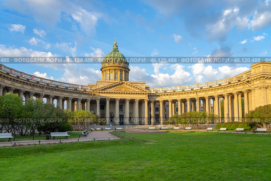 Старинный Казанский собор ранним утром. Санкт-Петербург (2023 год). Стоковое фото, фотограф Анна Карасева / Фотобанк Лори