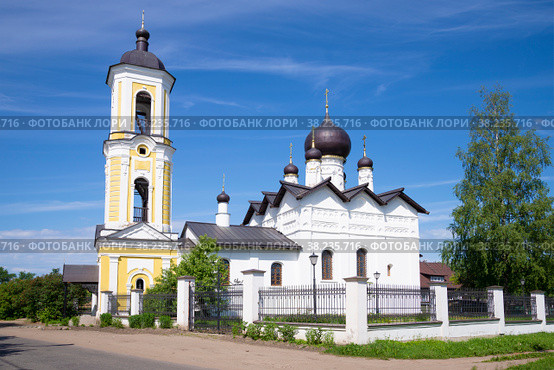 Старообрядческая церковь Николая Чудотворца (1371г.) солнечным июньским днем. Старая Русса (2016 год). Стоковое фото, фотограф Виктор Карасев / Фотобанк Лори