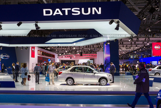 Стенд Datsun. Московский международный автомобильный салон 2014. Редакционное фото, фотограф Сергей Лаврентьев / Фотобанк Лори