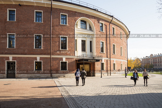 St.Petersburg, New Holland island, former prison building "Bottle" (2018 год). Редакционное фото, фотограф Юлия Бабкина / Фотобанк Лори