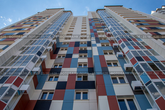 Строительство многоэтажных домов на Москве-реке. River Park (2016 год). Редакционное фото, фотограф Светлана Голинкевич / Фотобанк Лори