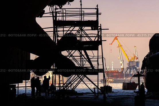 Судоремонтный завод «Красная Кузница» в Архангельске (2024 год). Стоковое фото, фотограф Николай Гернет / Фотобанк Лори