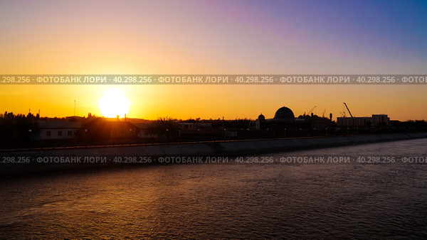 Sunset over Kyzketken, channel, Nukus, Karakalpakstan, Uzbekistan (2017 год). Стоковое фото, фотограф Сергей Майоров / Фотобанк Лори