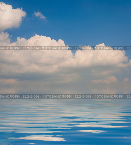 Surface Rippled of water with clouds and sky background. Стоковое фото, фотограф Phongkit Longthong / PantherMedia / Фотобанк Лори
