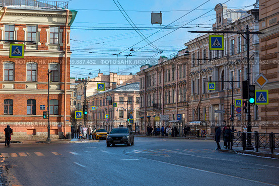 Суворовский проспект. Доходный дом М. А. Панова  (справа). Санкт-Петербург (2023 год). Редакционное фото, фотограф Александр Щепин / Фотобанк Лори