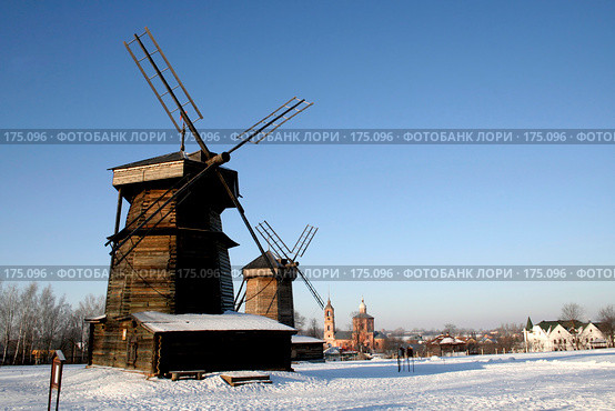 Суздаль. В музее деревянного зодчества (2008 год). Редакционное фото, фотограф Бондаренко Сергей / Фотобанк Лори