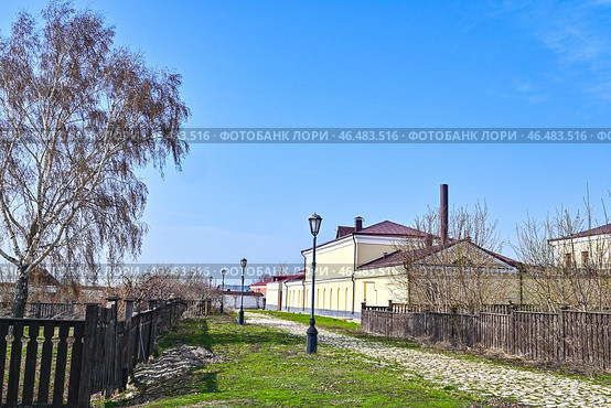 Свияжск. Двухэтажное здание (2024 год). Стоковое фото, фотограф Александр Тараканов / Фотобанк Лори