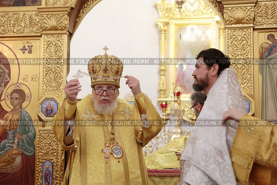 Священническая хиротония в Александро Невском храме Балашихи. Редакционное фото, фотограф Дмитрий Неумоин / Фотобанк Лори
