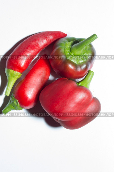 Sweet red peppers. An ingredient for cooking culinary dishes. Стоковое фото, фотограф Елена Бобкова / Фотобанк Лори