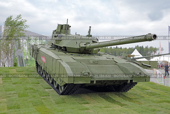 Танк Т-14 "Армата" на Международном военно-техническом форуме "Армия-2018" Редакционное фото, фотограф Игорь Долгов / Фотобанк Лори