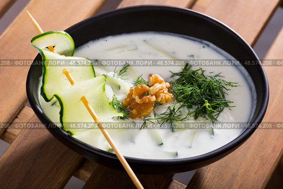 Tarator - cold soup from yoghurt and cucumbers. Стоковое фото, фотограф Яков Филимонов / Фотобанк Лори