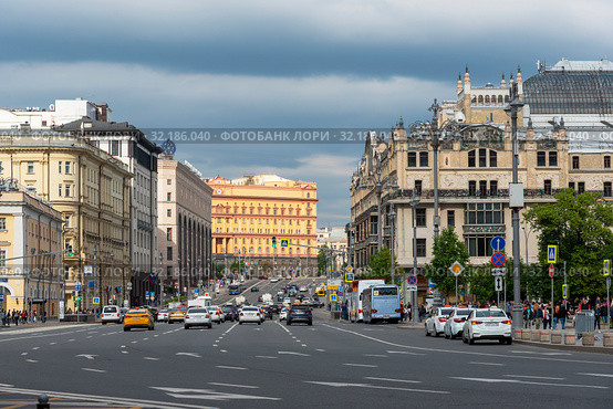 Театральный проезд. Москва (2019 год). Редакционное фото, фотограф Александр Щепин / Фотобанк Лори