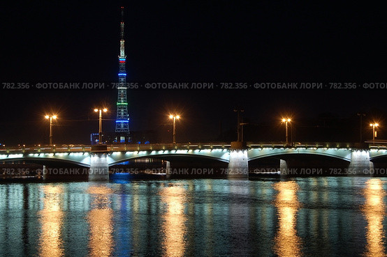 Телебашня Санкт-Петербурга в ночи (2007 год). Редакционное фото, фотограф Смирнов Павел / Фотобанк Лори