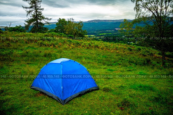 Tent pitched in the wild. Стоковое фото, агентство Ingram Publishing / Фотобанк Лори