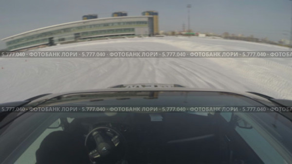 Тест-драйв автомобиля Субару. Камера на крыше машины (2014 год). Редакционное видео, видеограф Mikhail Erguine / Фотобанк Лори