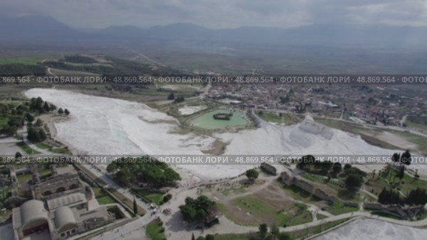 the ancient city of Hierapolis. This is an ancient city near Pamukkale. drone. Стоковое видео, видеограф German Zvyagin / Фотобанк Лори