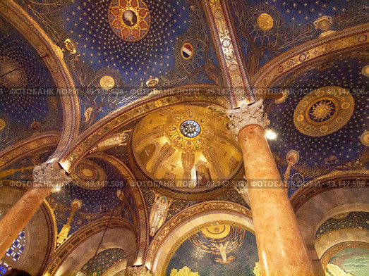 The arches in Gethsemane church at Jerusalem. Стоковое фото, агентство Ingram Publishing / Фотобанк Лори