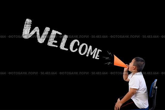 The boy shouted loudly Welcome. Стоковое фото, агентство Ingram Publishing / Фотобанк Лори
