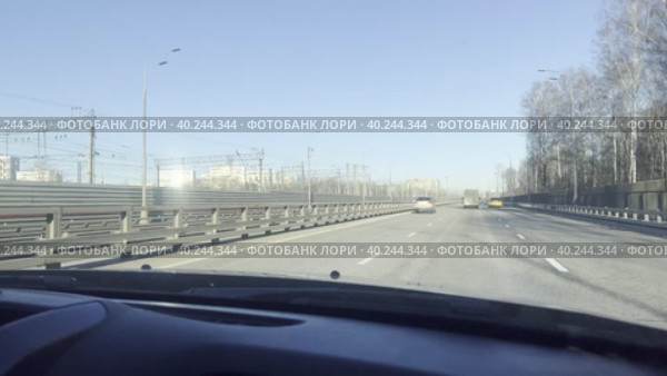The eastern road chord in the area of Kuskovo Park. View from the windshield of the car while driving. Moscow. 25.03.2023. Редакционное видео, видеограф Ярославский Максим / Фотобанк Лори