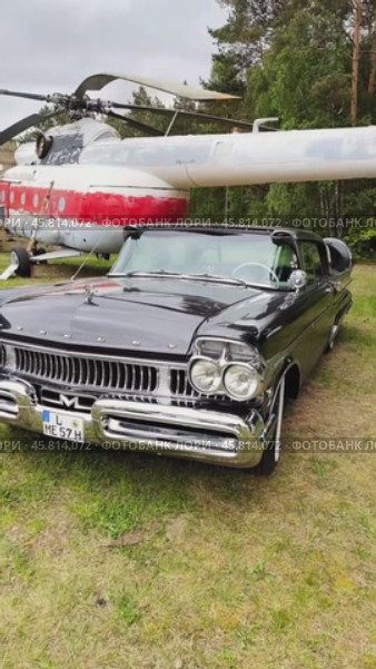 The full-size car Mercury Turnpike Cruiser, 1957. Редакционное видео, видеограф Sergey Kohl / Фотобанк Лори