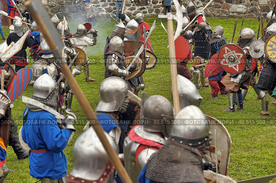 The knights fight in the tournament (2014 год). Редакционное фото, фотограф Анна Кривицкая / Фотобанк Лори