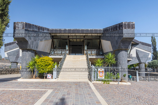 The modern Church of Saint Peter House in Capernaum built on top the ruins of a Byzantine church and the location of Simon Peter house where Jesus may have lodged, Israel. Стоковое фото, агентство BE&W Photo / Фотобанк Лори