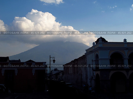 The view of volcano in Antigua, Guatemala (2011 год). Стоковое фото, фотограф Сергей Стрелков / Фотобанк Лори