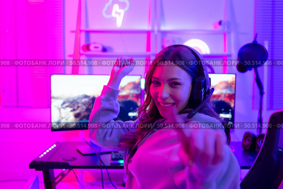The winning mood of a professional gamer That is where the cash and celebrity come from. Стоковое фото, агентство Ingram Publishing / Фотобанк Лори
