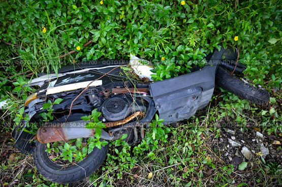 The wreck of a motorcycle. Стоковое фото, агентство Ingram Publishing / Фотобанк Лори