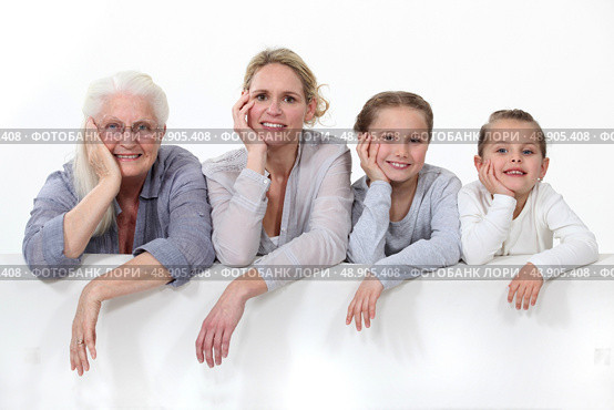 Three generations of women. Стоковое фото, агентство Ingram Publishing / Фотобанк Лори