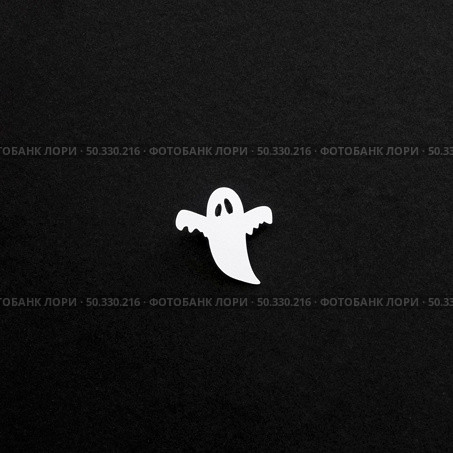 top view creepy halloween ghost with copy space. High resolution photo. top view creepy halloween ghost with copy space. High quality photo. Стоковое фото, агентство Ingram Publishing / Фотобанк Лори