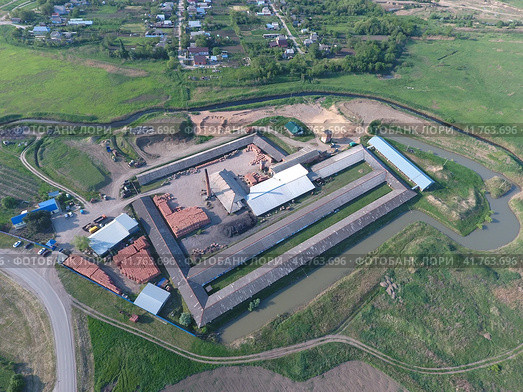 Top view of a small factory for firing bricks. Стоковое фото, фотограф Леонид Еремейчук / Фотобанк Лори