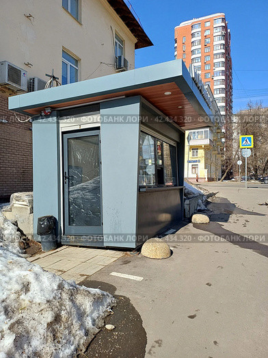Торговая палатка "Мороженое". 12-я Парковая улица. Район Восточное Измайлово. Город Москва (2024 год). Редакционное фото, фотограф lana1501 / Фотобанк Лори