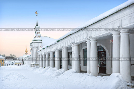 Торговые ряды в городе, Суздаль (2022 год). Редакционное фото, фотограф Baturina Yuliya / Фотобанк Лори