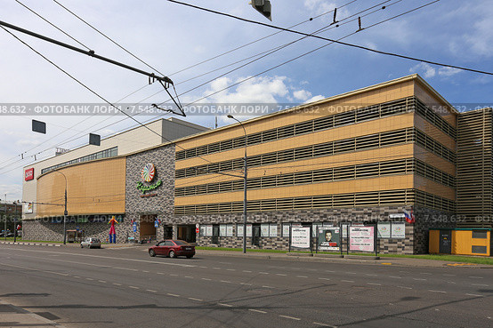 Торговый комплекс «Карамель», Москва, Перовская ул., 61А (2015 год). Редакционное фото, фотограф Алексей Гусев / Фотобанк Лори