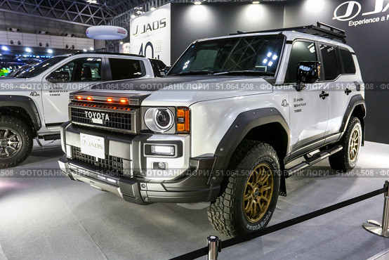 Toyota Land Cruiser 250. Редакционное фото, фотограф Art Konovalov / Фотобанк Лори
