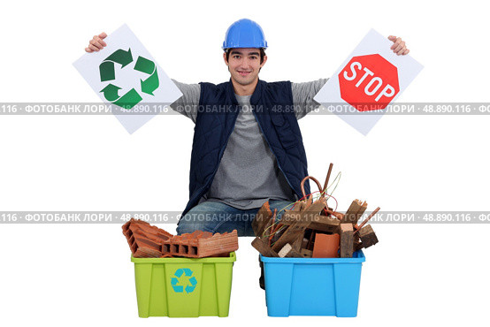 Tradesman encouraging recycling. Стоковое фото, агентство Ingram Publishing / Фотобанк Лори