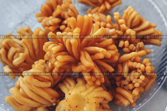 Traditional oriental sweet made from dough and honey. Tatar chak-chak close-up. Стоковое фото, фотограф Оксана Медведева / Фотобанк Лори