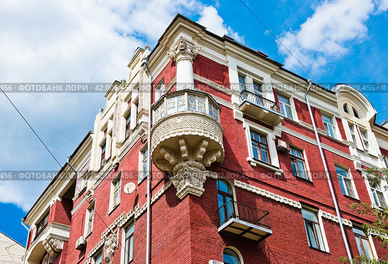 Трёхпрудный переулок, дом 8. Летний солнечный день. Москва. Россия (2023 год). Редакционное фото, фотограф E. O. / Фотобанк Лори