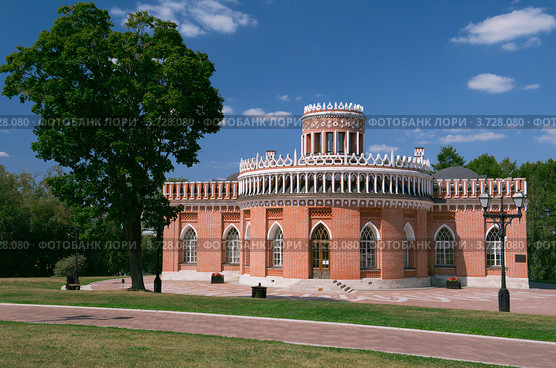 Третий Кавалерский корпус, Царицыно (2012 год). Редакционное фото, фотограф Алексей Голованов / Фотобанк Лори
