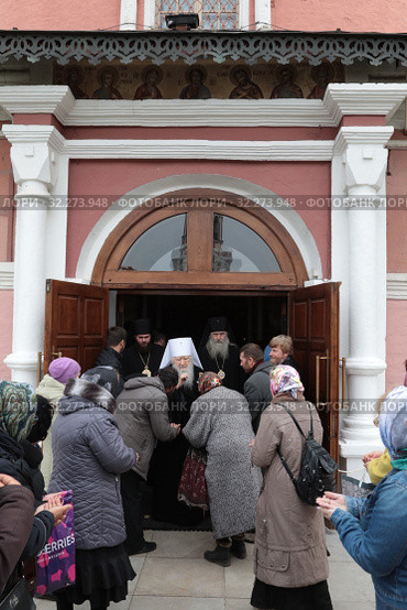 Тридцатилетие прославления святителя Тихона, Патриарха Московского и всея России, в Донском монастыре Москвы (2019 год). Редакционное фото, фотограф Дмитрий Неумоин / Фотобанк Лори