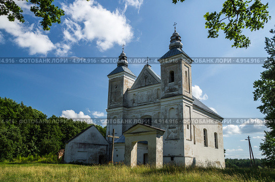 Троицкий костёл, Засвирь, Минская область, Беларусь (2013 год). Стоковое фото, фотограф Михаил Широков / Фотобанк Лори