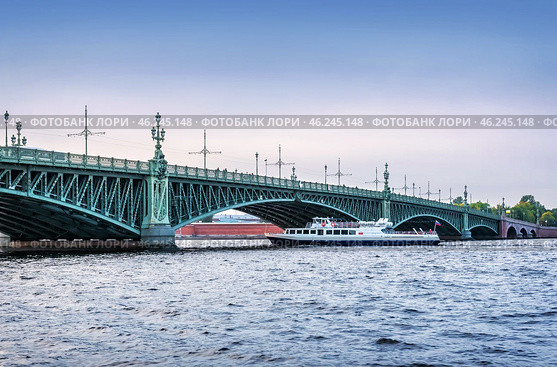 Троицкий мост, река Нева, Санкт-Петербург. Стоковое фото, фотограф Baturina Yuliya / Фотобанк Лори