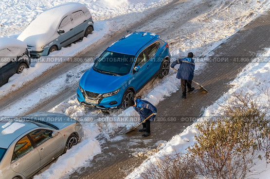 Трудяги дворники. Стоковое фото, фотограф Валерий Иванович Клейменов / Фотобанк Лори