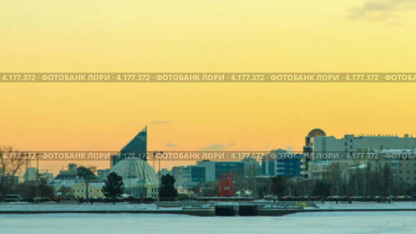 Центральная набережная города Екатеринбурга. Таймлапс. Уменьшение (2012 год). Редакционное видео, видеограф Никита Майков / Фотобанк Лори
