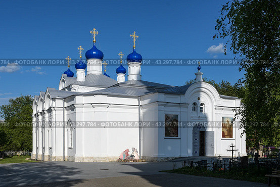 Церкоь Успения Пресвятой Богородицы солнечным весенним днем. Храмовый комплекс в Завидово. Тверская область (2024 год). Редакционное фото, фотограф Natalia Sidorova / Фотобанк Лори