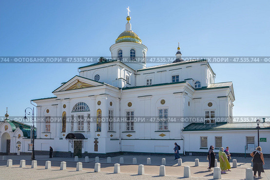 Церковь Богоявления Господня в Свято-Николаевском женском монастыре. Арзамас, Нижегородская область (2024 год). Редакционное фото, фотограф Анна Карасева / Фотобанк Лори