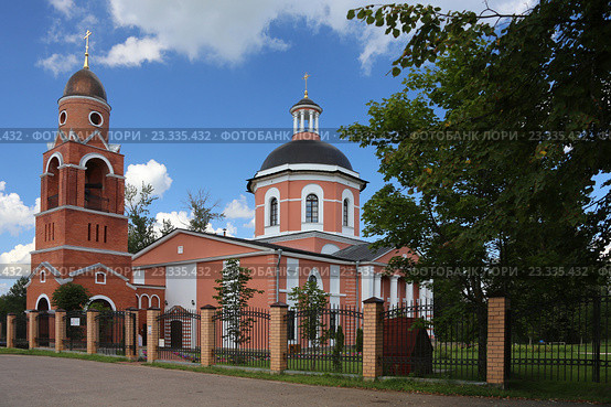 Церковь Димитрия Солунского летом, Московская область, Можайский район, село Большое Тёсово (2016 год). Стоковое фото, фотограф Алексей Гусев / Фотобанк Лори