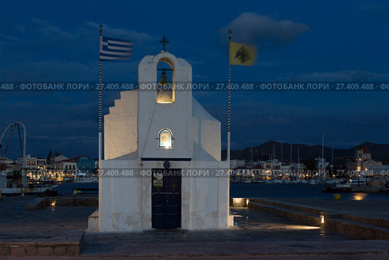 Церковь Николая Морского, остров Эгина, Греция (2018 год). Редакционное фото, фотограф Ирина Яровая / Фотобанк Лори